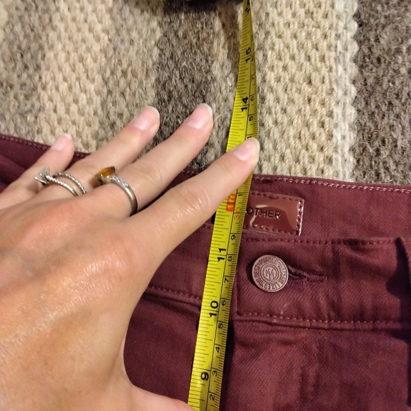 Mother High Waisted Weekender Skimp Flare Jeans in Play Date Burgundy Size 31 - Picture 11 of 12